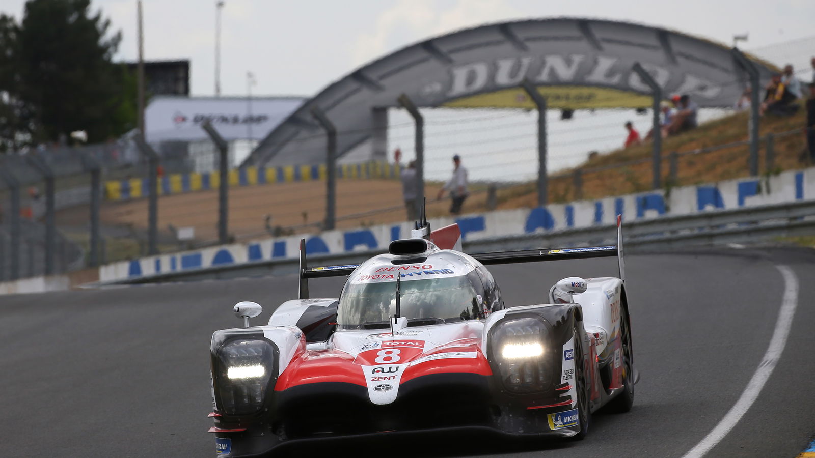Alonso mengakhiri hari uji Le Mans tercepat untuk Toyota