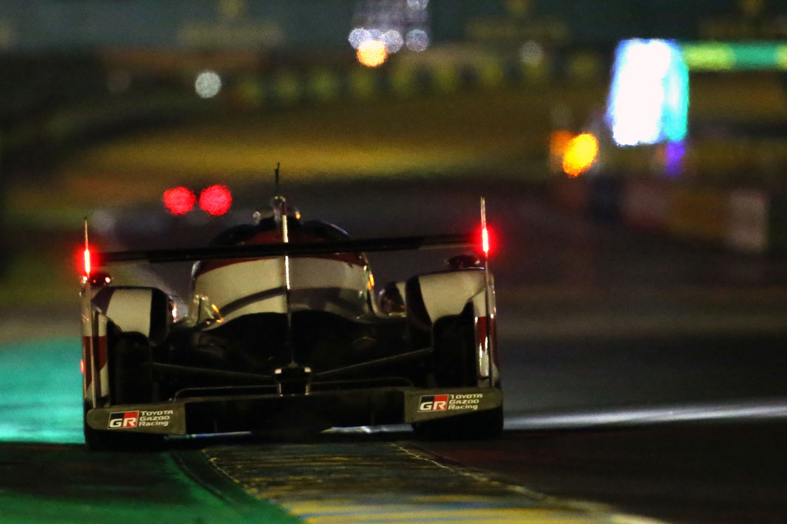 Lopez leads Le Mans at halfway, Alonso closing