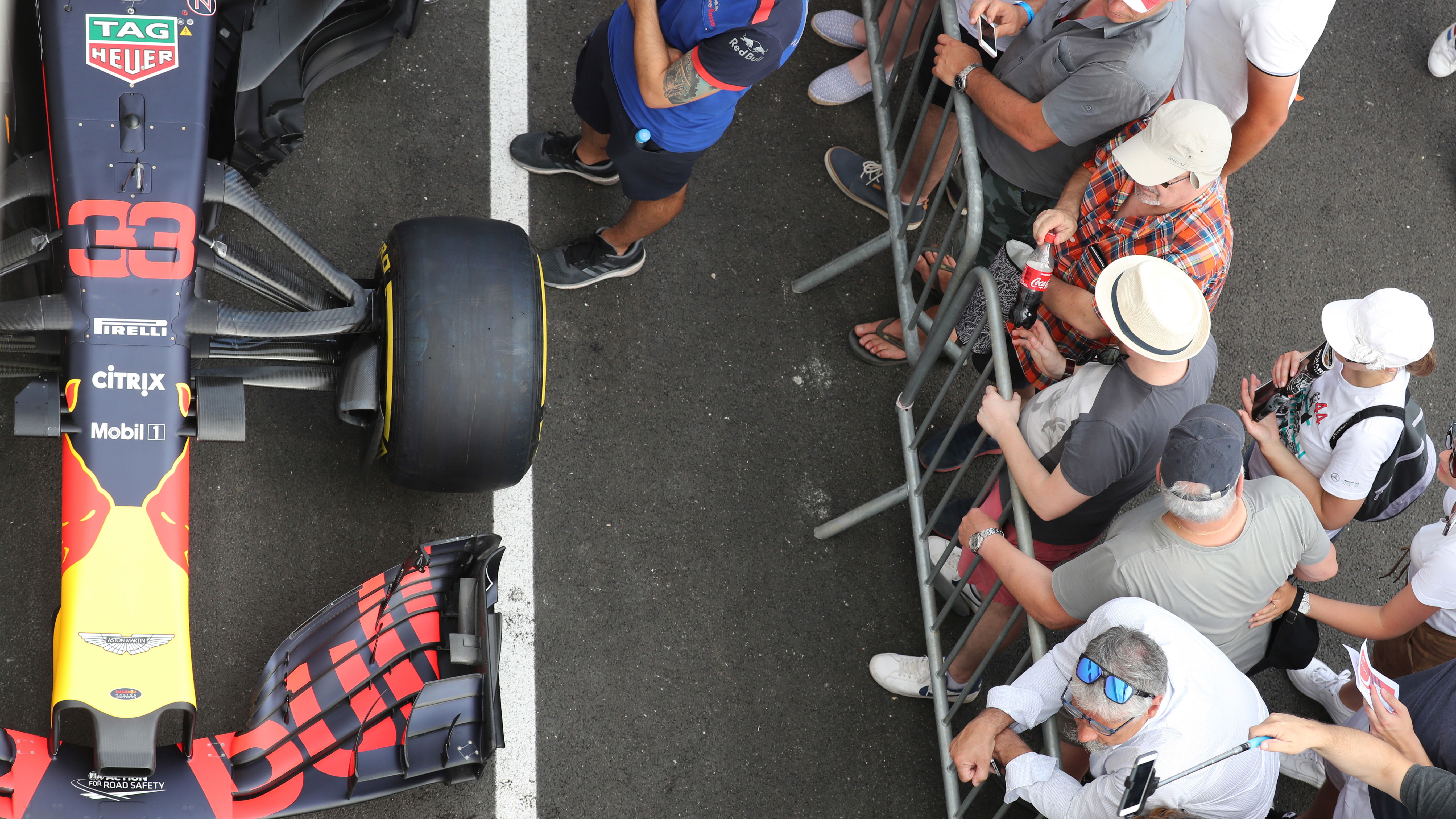 F1, Fans,