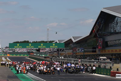 Bratches mengeluarkan peringatan baru atas masa depan F1 Silverstone