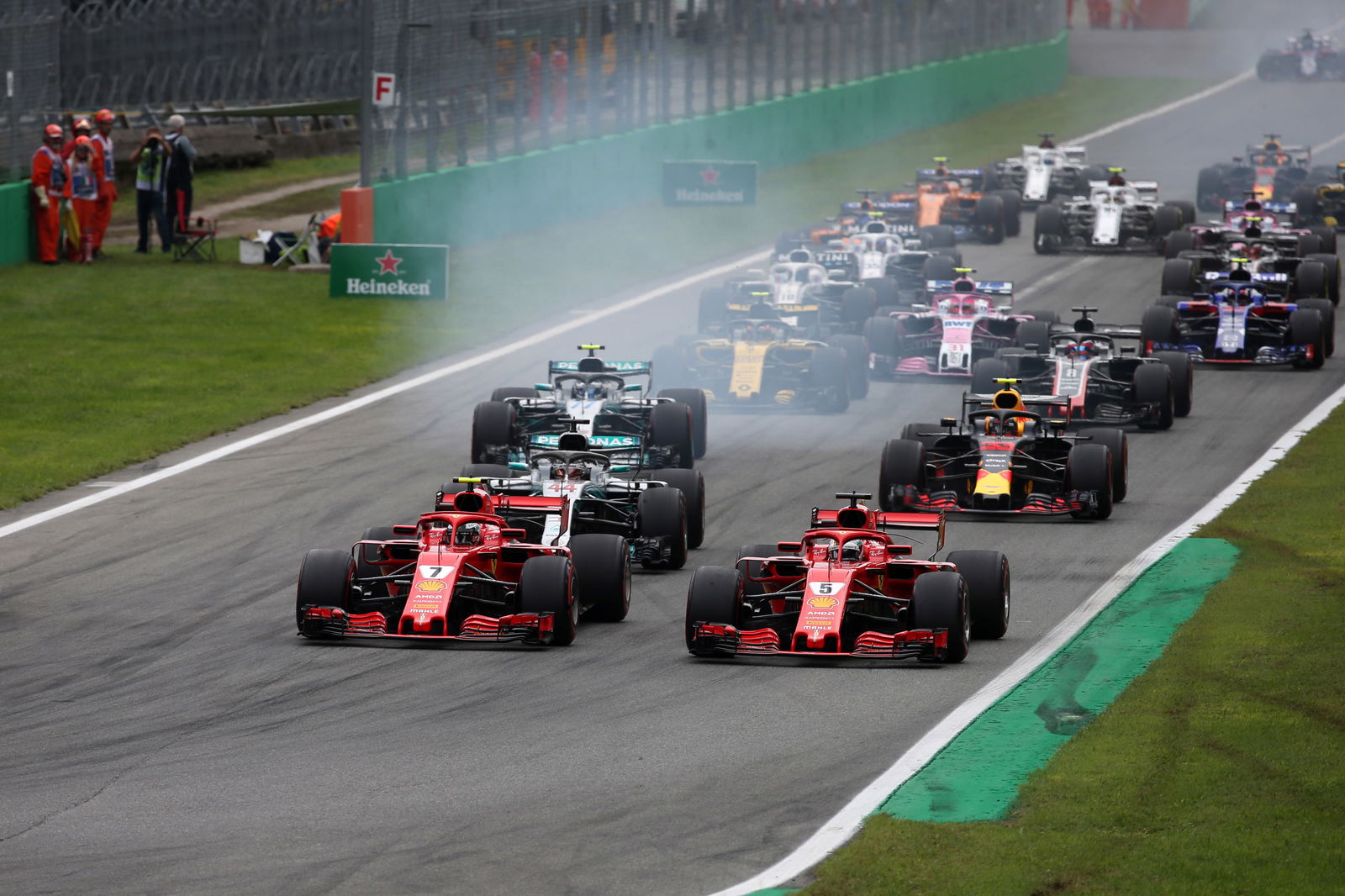 F1 Trading Card Game - Apa isinya?