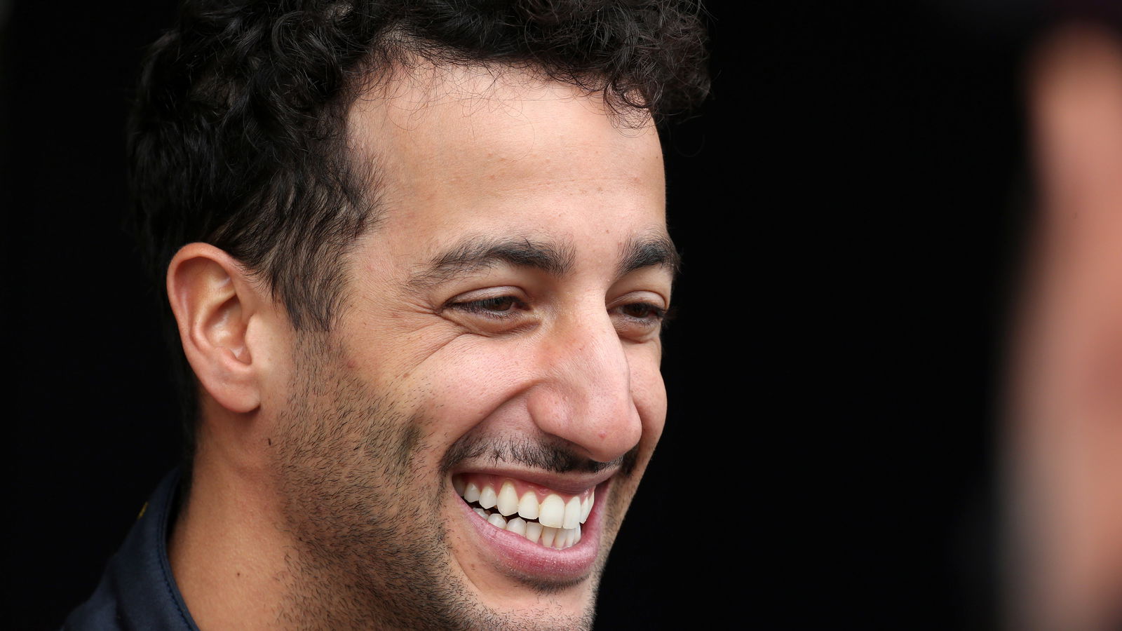 Ricciardo membuat penampilan pertama Renault F1