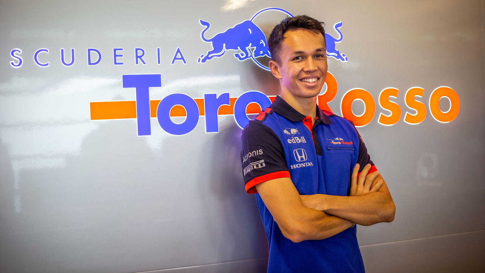 Albon memilih 23 sebagai nomor permanen F1