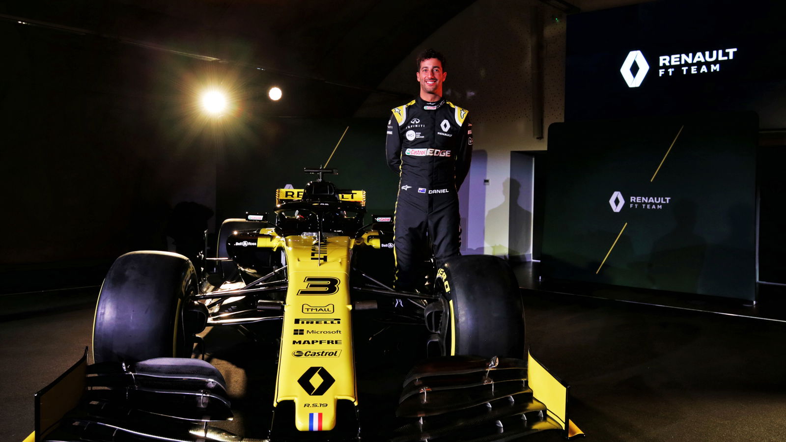 Ricciardo menyelesaikan putaran pertama Renault F1