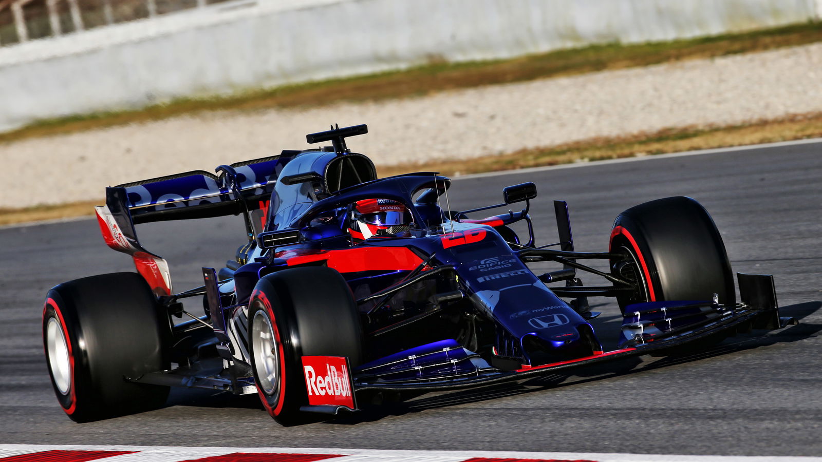 Kvyat dari Toro Rosso tidak 