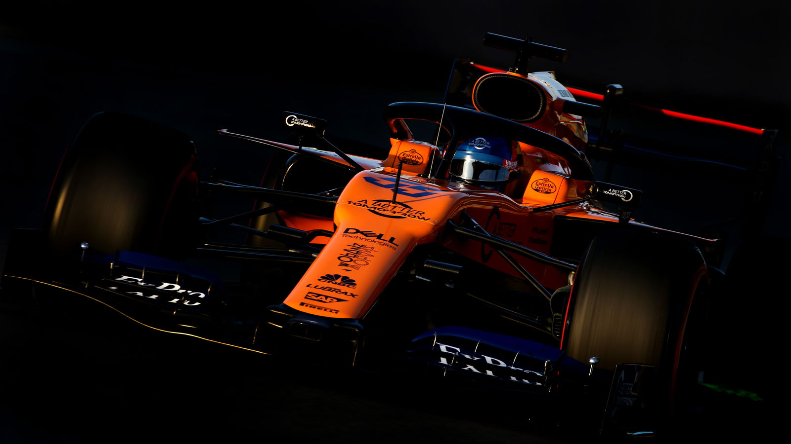 Sainz membuat McLaren tetap di atas karena Ferrari mengalami kemunduran tes F1