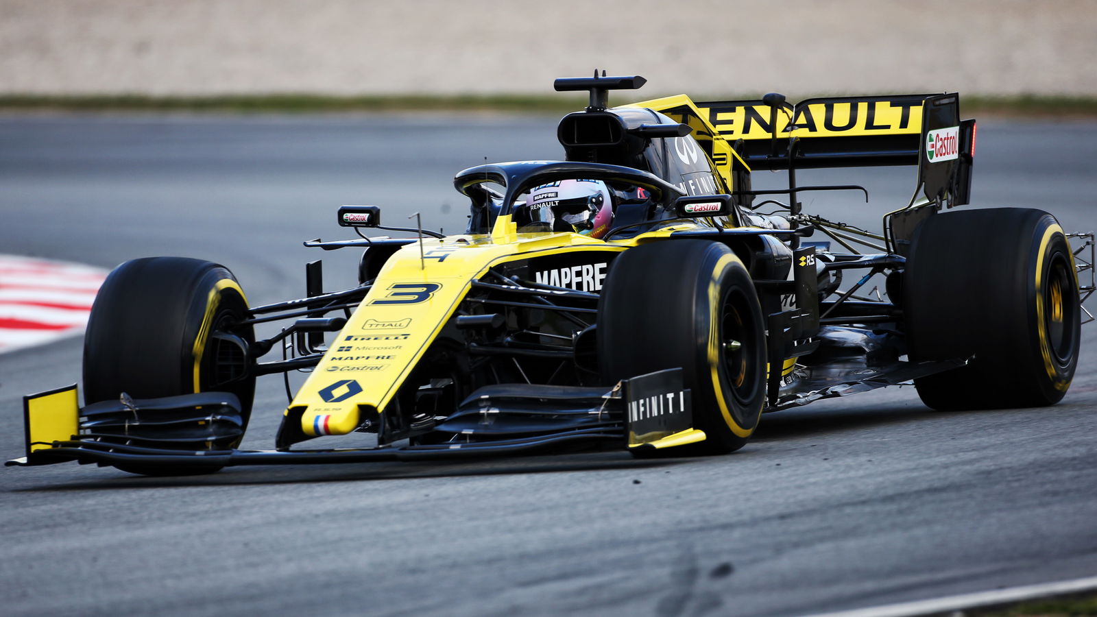 Ricciardo suspects more powerful DRS caused rear wing failure