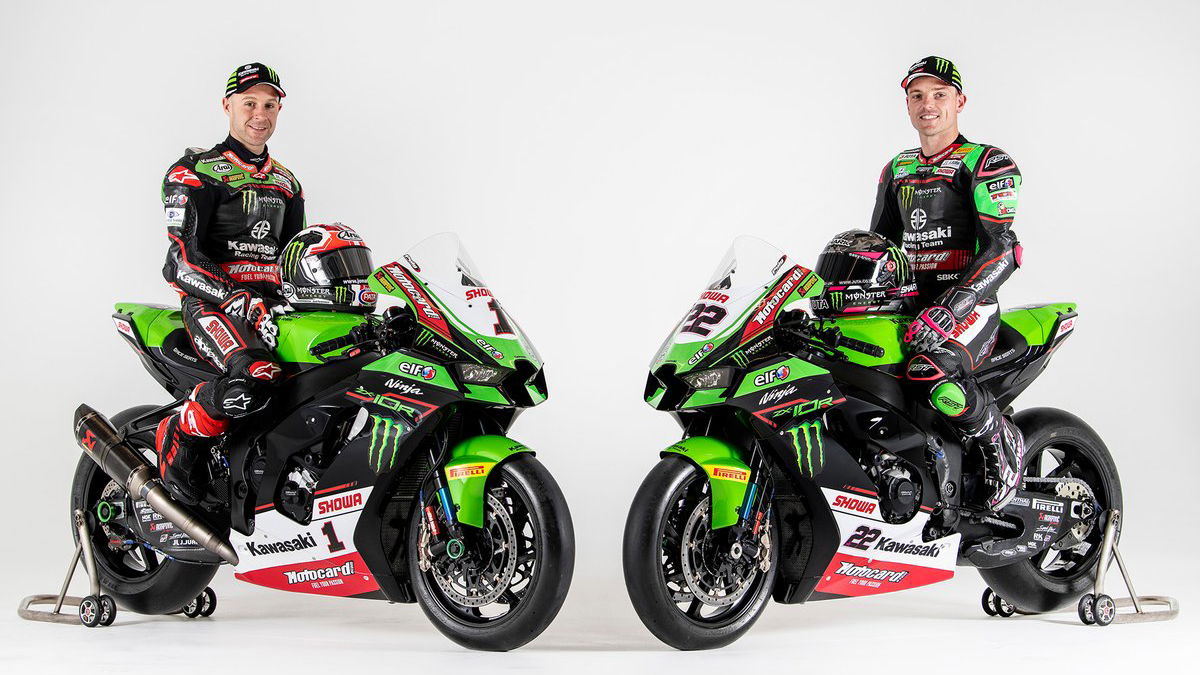 FIRST LOOK: Jonathan Rea and Alex Lowes present 2021 Kawasaki