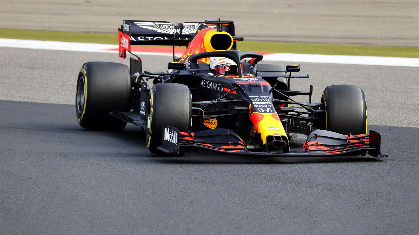 Mulai Kejar Mercedes, Red Bull Alihkan Fokus ke RB16 Spek-B