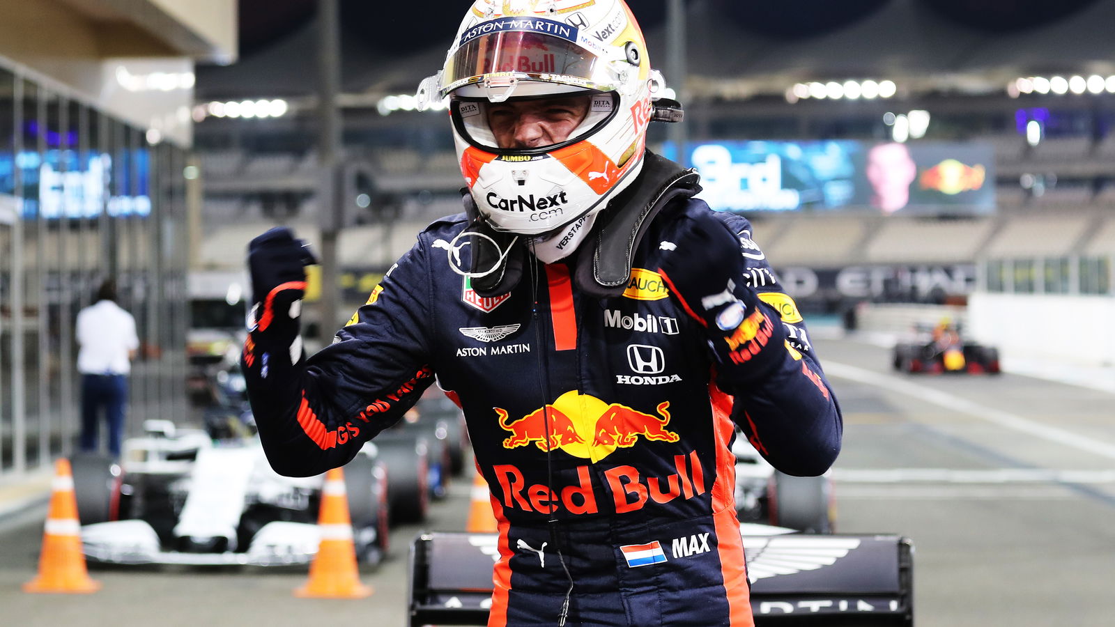 Verstappen mengalahkan duo Mercedes untuk meraih pole terakhir musim F1 2020 di Abu Dhabi