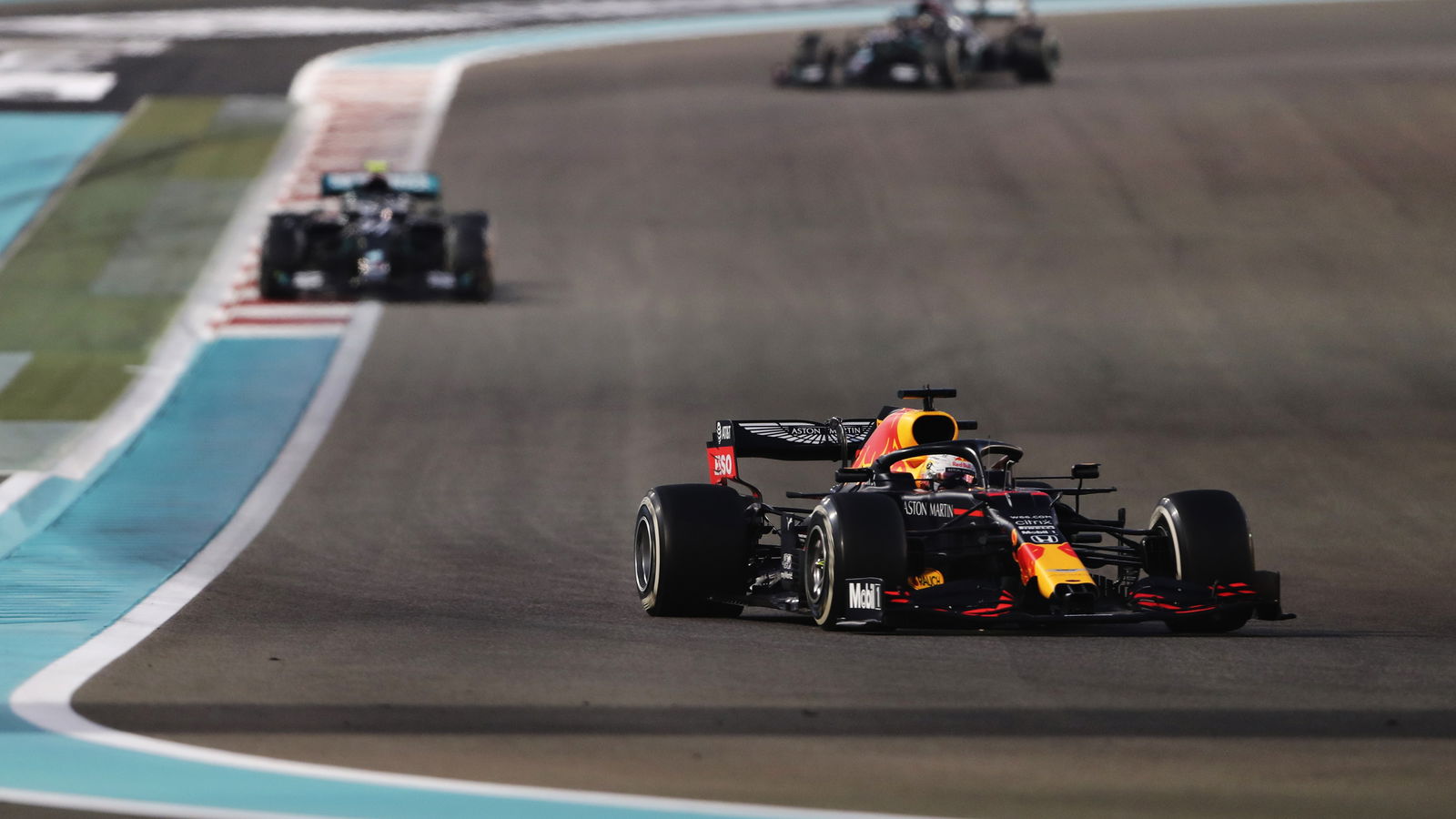 Abu Dhabi GP defeat to F1 rivals Red Bull a “slap on the wrist” for Mercedes