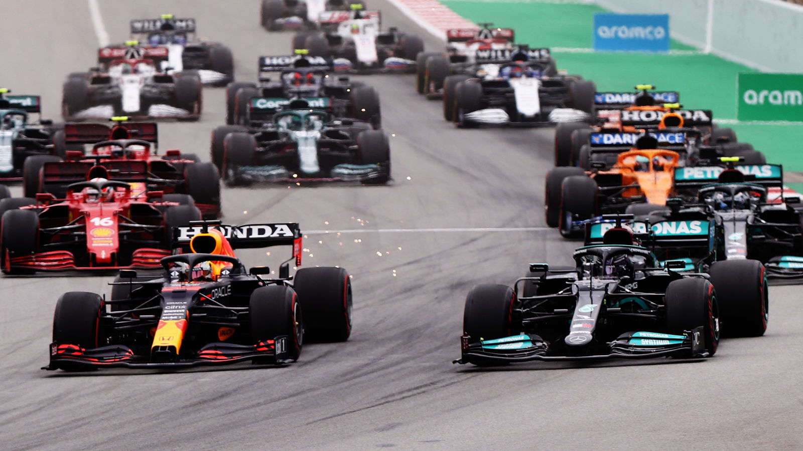 Hamilton “made sure” to give Verstappen space into Turn 1 in F1 Spanish GP