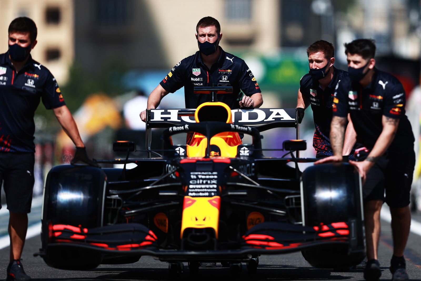 Is it better to be the hunter or the hunted in the F1 title battle?