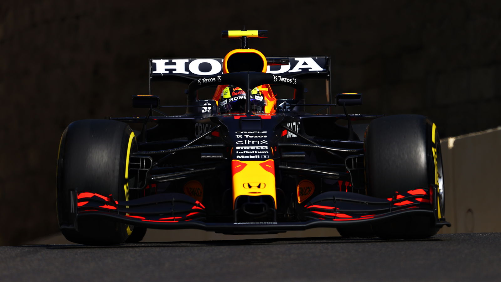 F1 GP Azerbaijan: Perez Ungguli Verstappen, Mercedes Kesulitan