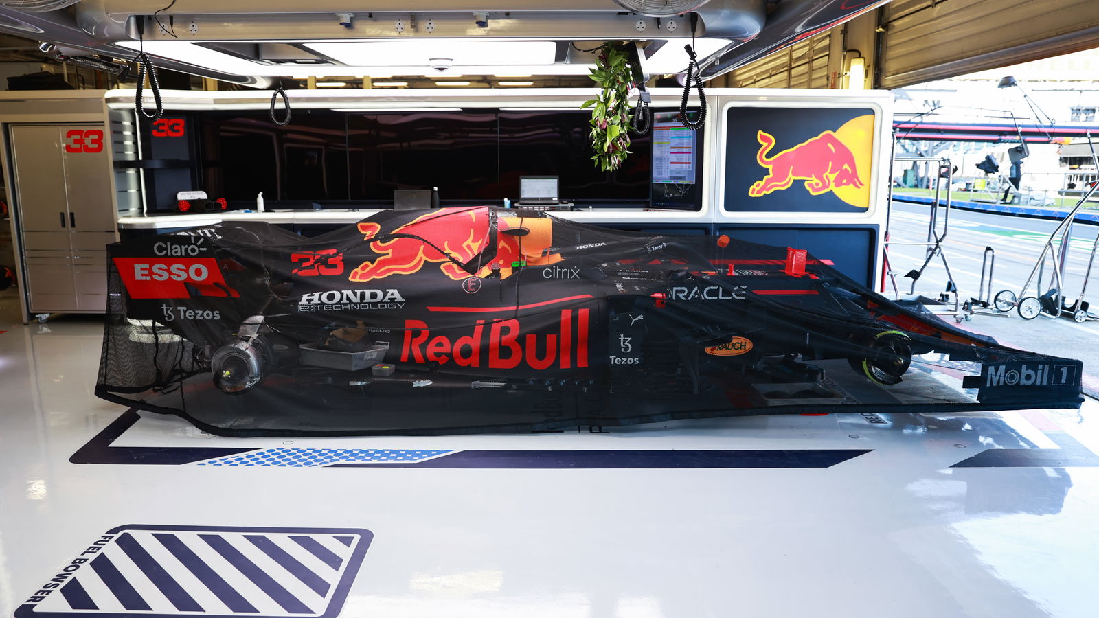 Max Verstappen Dibawa ke Rumah Sakit Setelah Kecelakaan GP Inggris