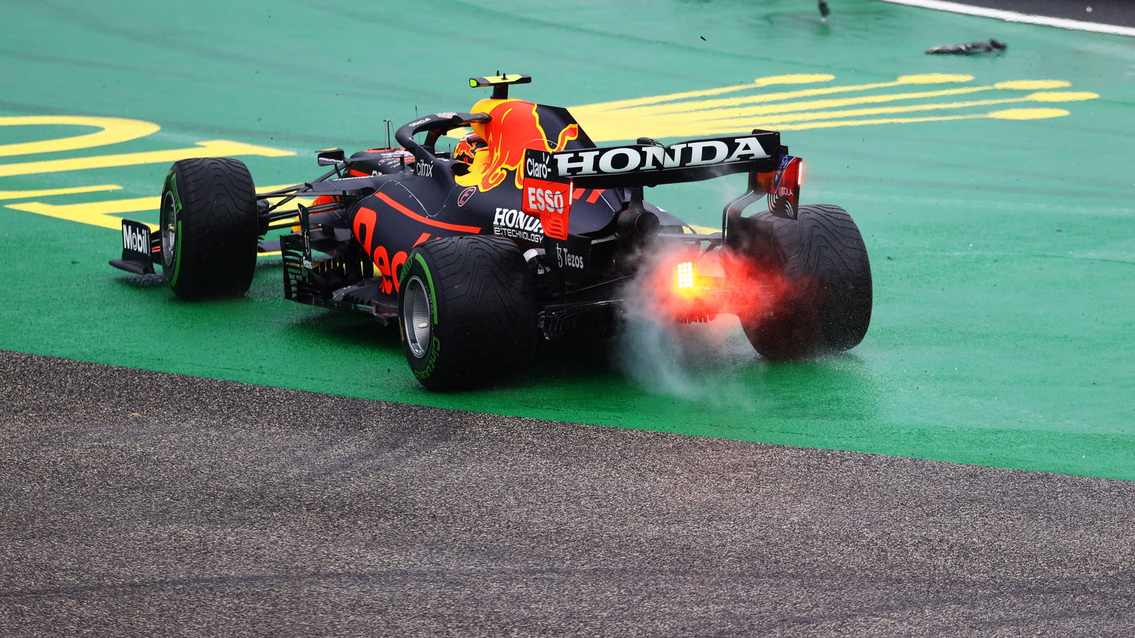 Kehilangan Dua Power Unit, Red Bull di Ambang Penalti Grid