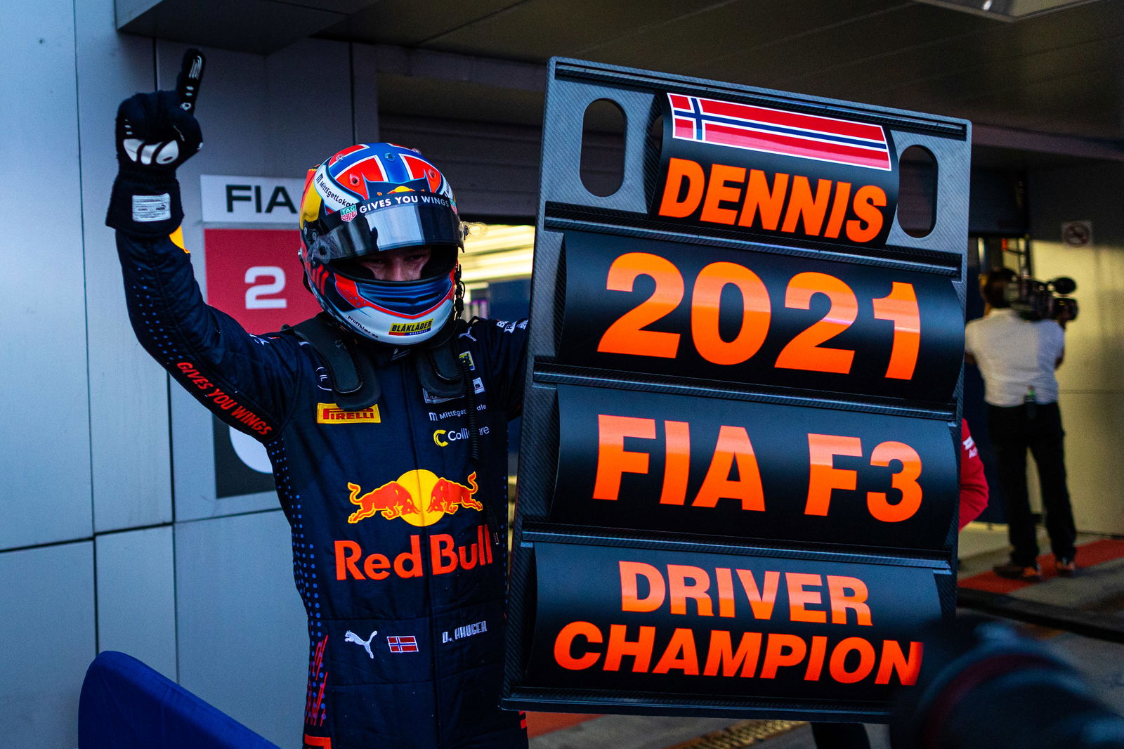 Jake Hughes Membalap untuk Van Amersfoort di Formula 2 2022