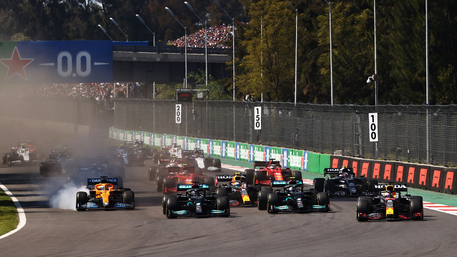 Bottas Akui Dirinya Tidak Maksimal Menahan Verstappen di Meksiko