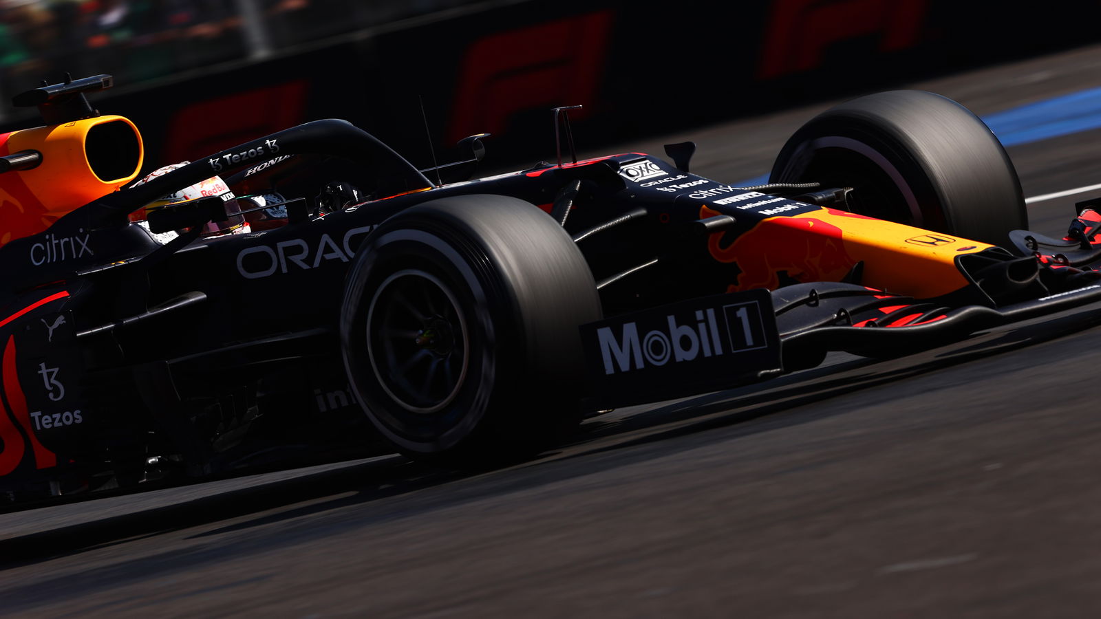 Menangi F1 GP Meksiko, Verstappen Tinggalkan Hamilton