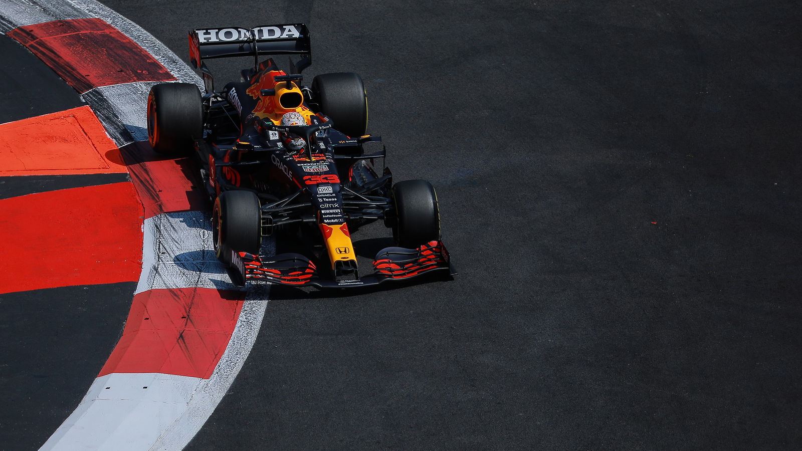 Bagaimana Verstappen Coba Merusak Upaya Fastest Lap Bottas?