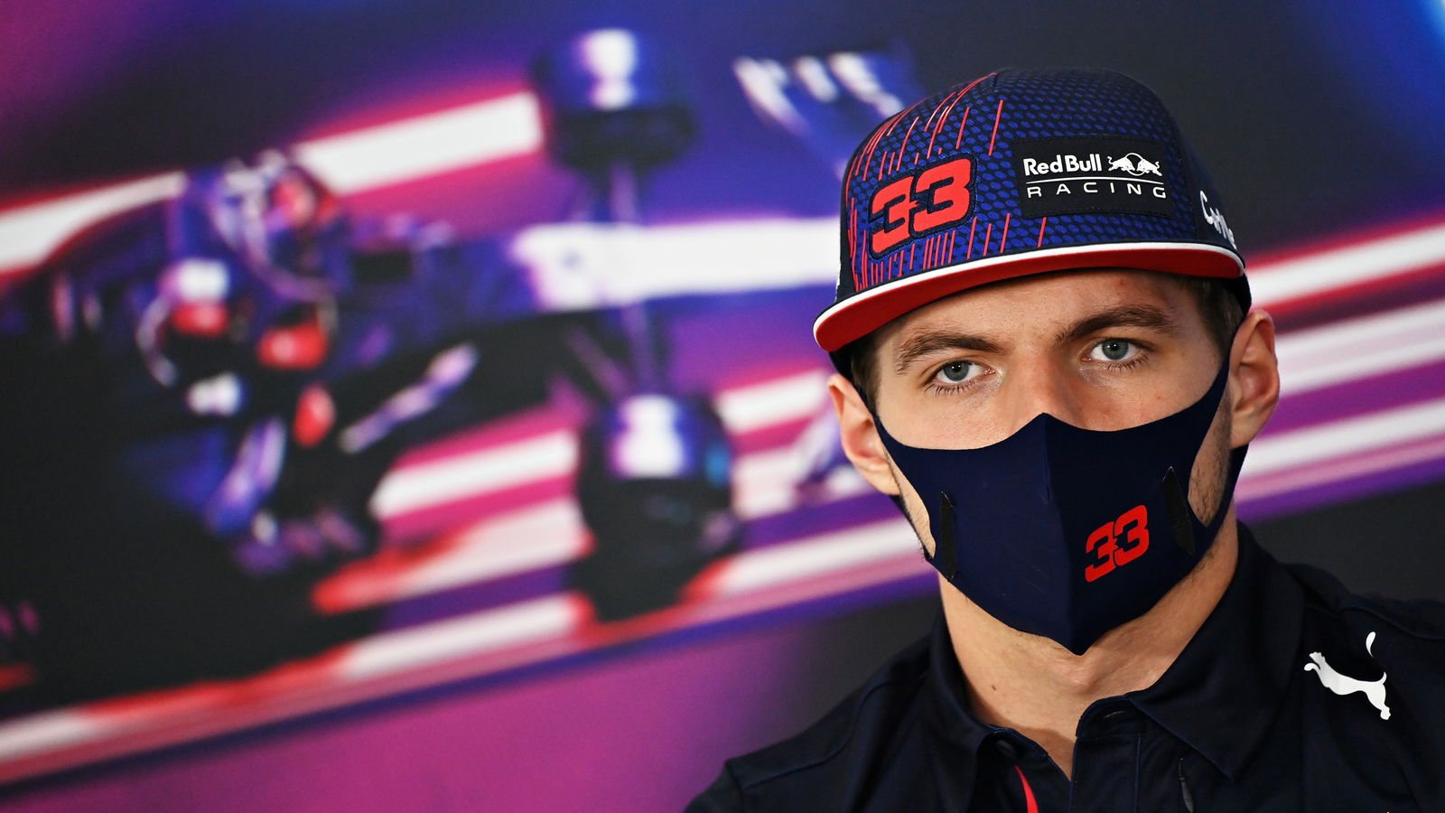 'Kami tidak di taman kanak-kanak' - Verstappen tentang 'balapan keras' dengan Hamilton