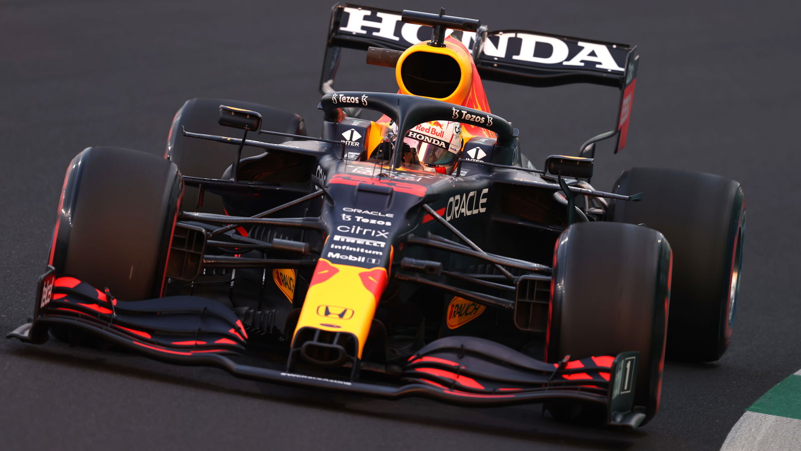 Verstappen Ungguli Hamilton Jelang Kualifikasi F1 GP Arab Saudi