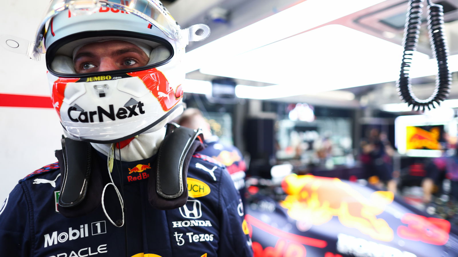 Verstappen avoids F1 gearbox change and grid penalty