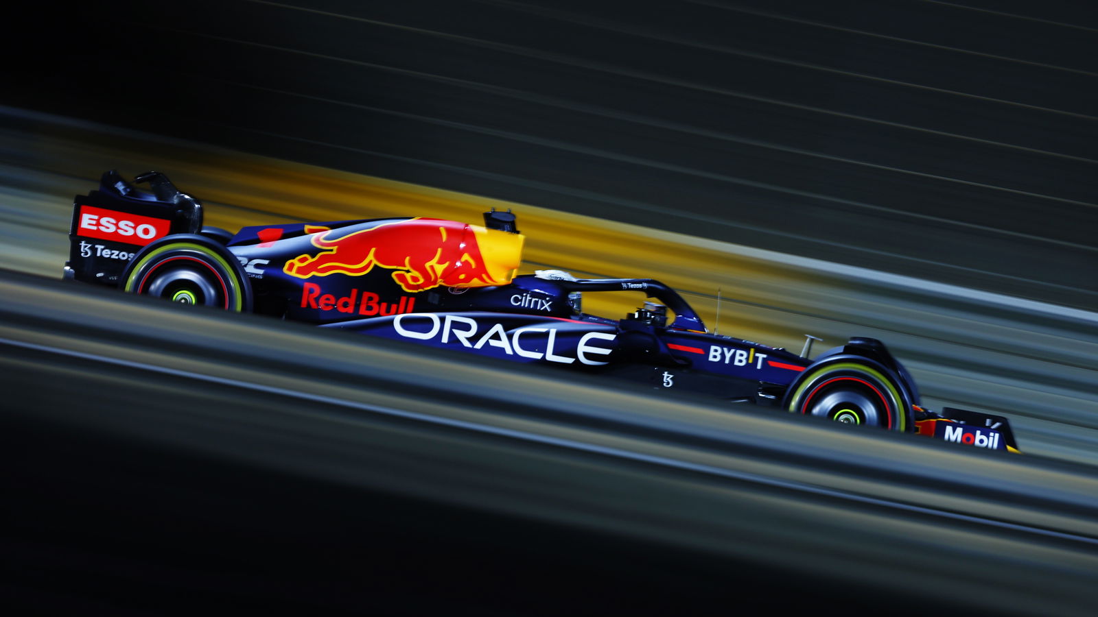 F1 GP Bahrain: Verstappen Kuasai Hari Jumat, Hamilton P9