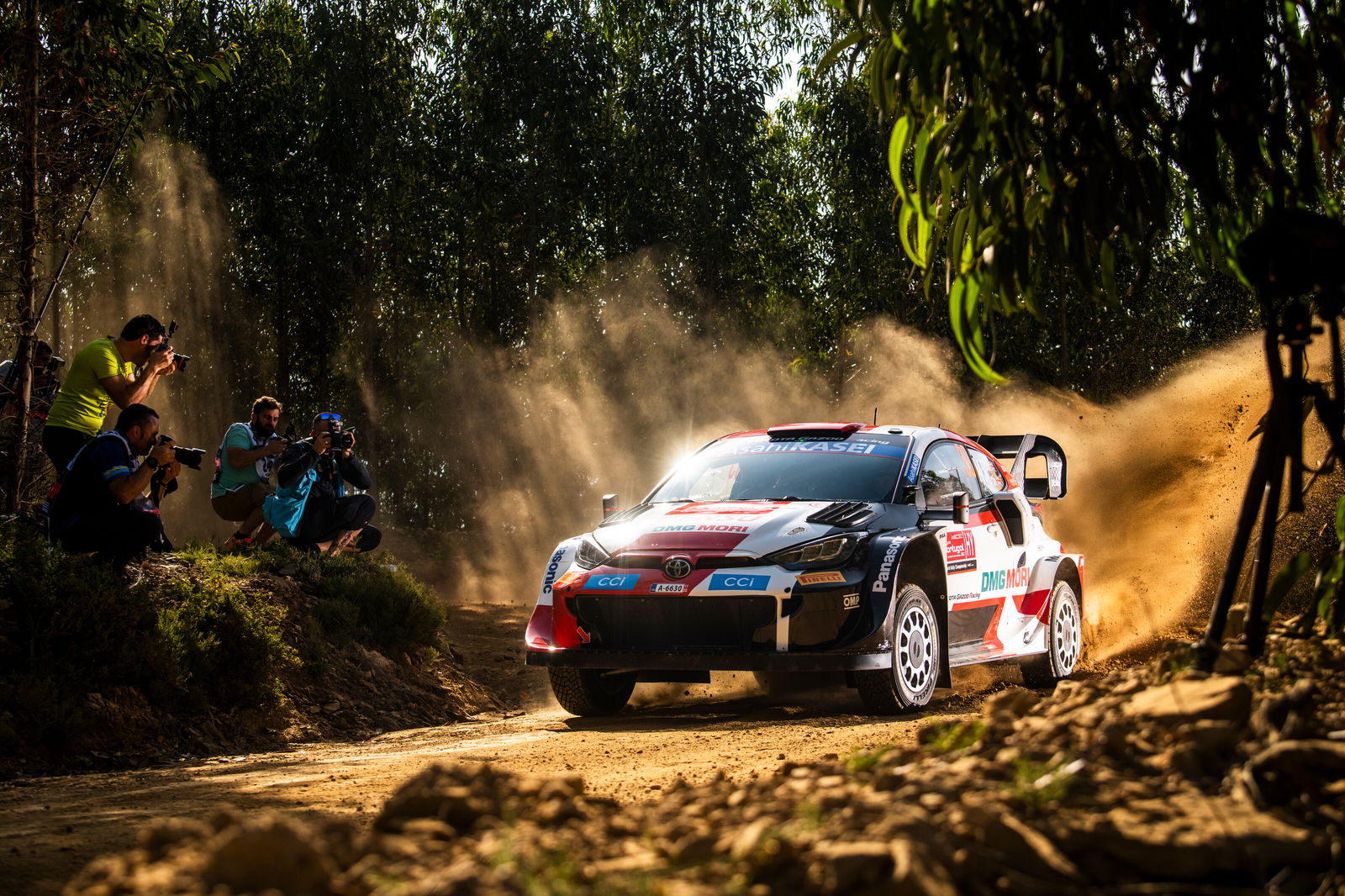 Evans and Toyota on top as rivals falter in Portugal