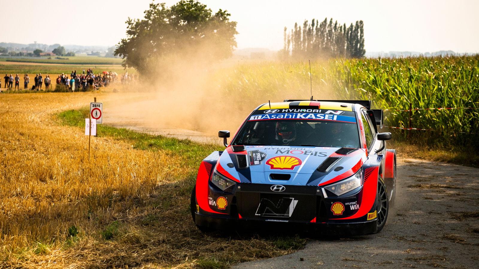 WRC Belgia: Neuville Kejutkan Rival untuk Pimpin Hari Jumat