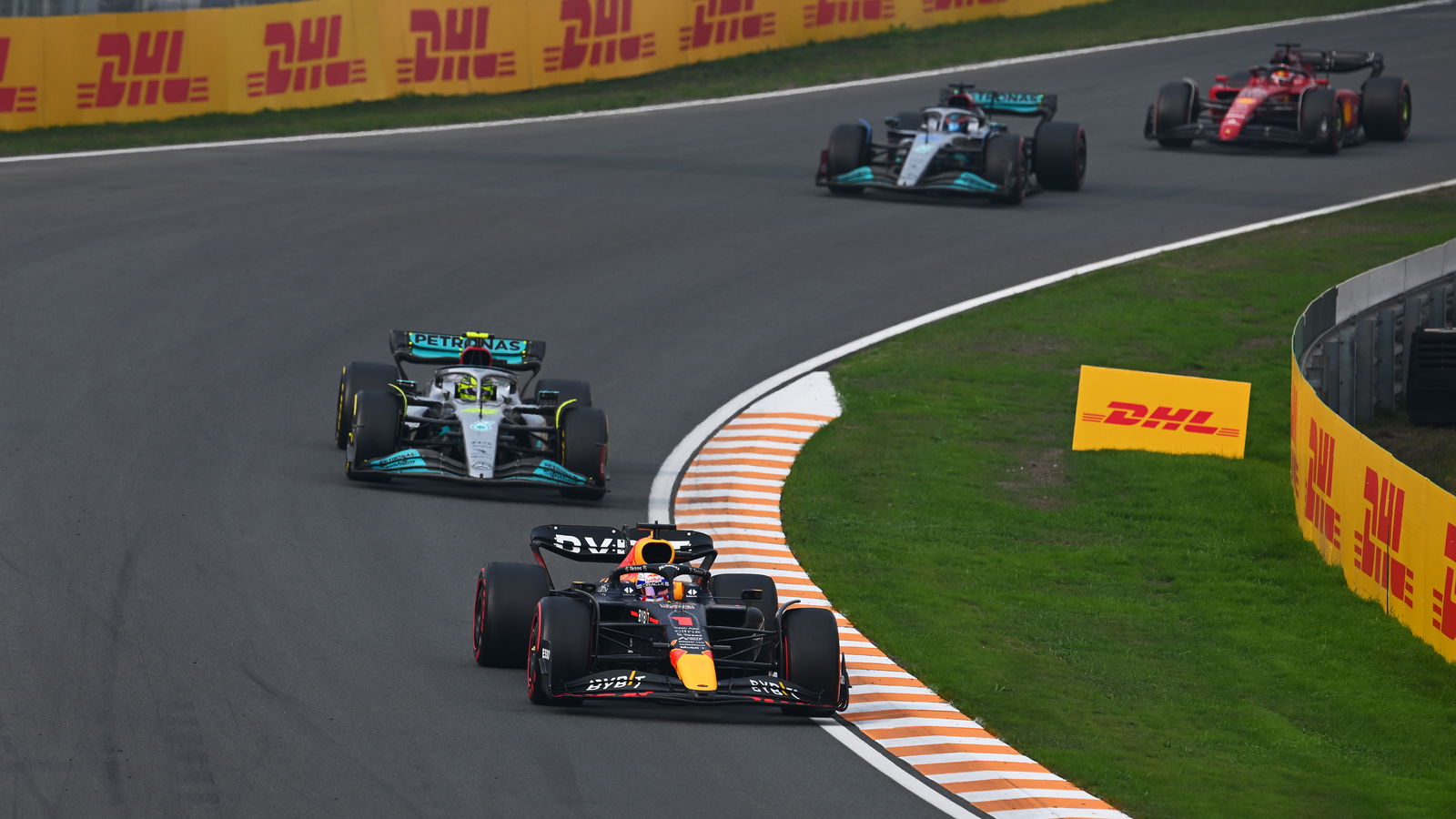 Mercedes Jelaskan Strategi yang Membuat Hamilton Murka