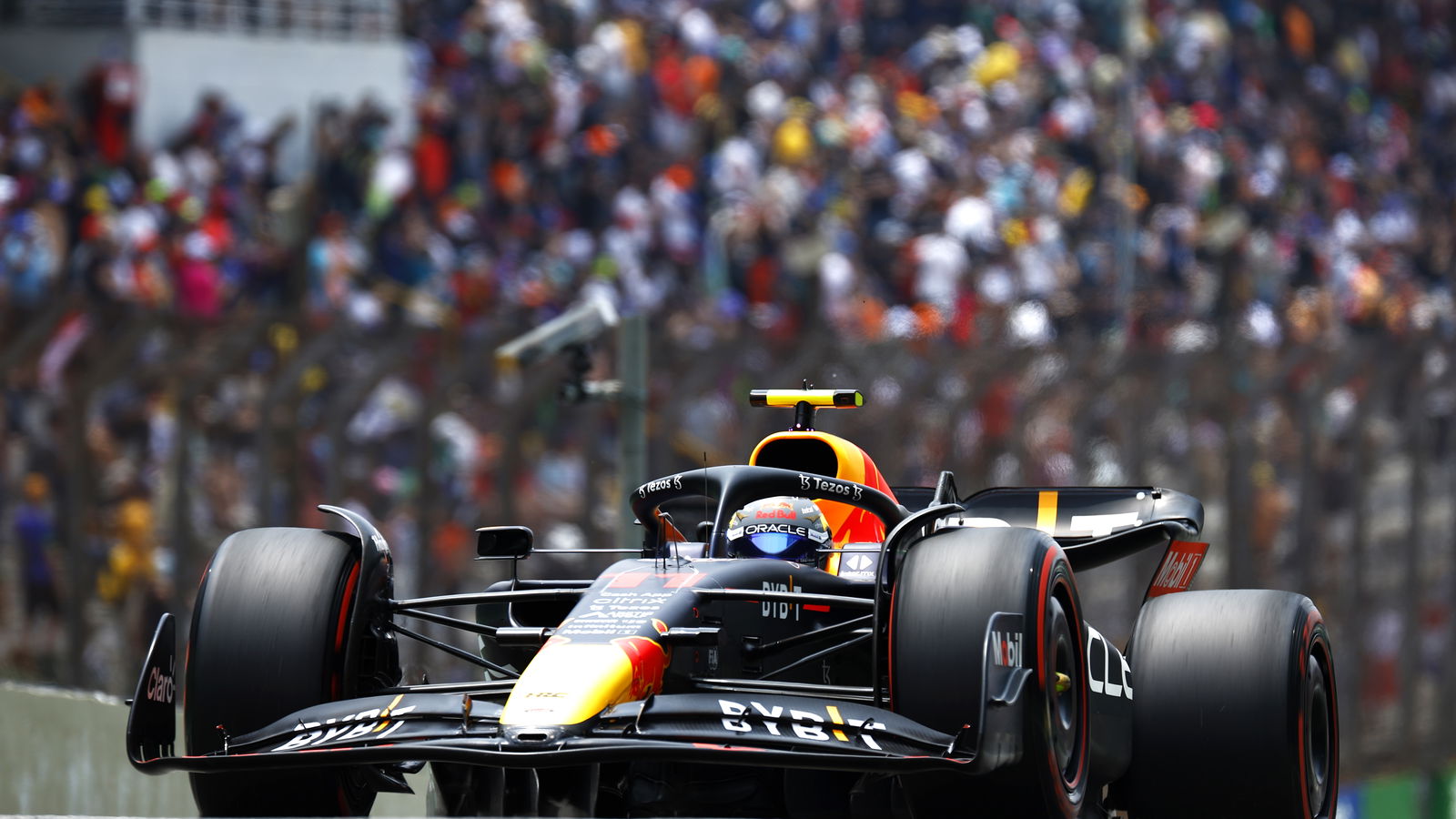 F1 GP Sao Paulo: Perez Memuncaki Latihan Jumat yang Ketat