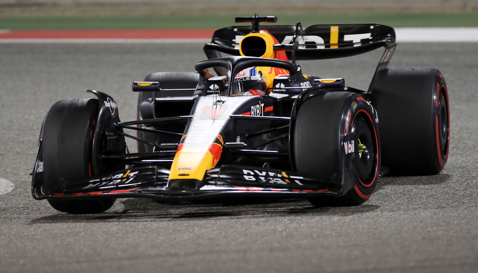 Hamilton Tidak akan Pensiun dari F1 sebelum Titel Kedelapan