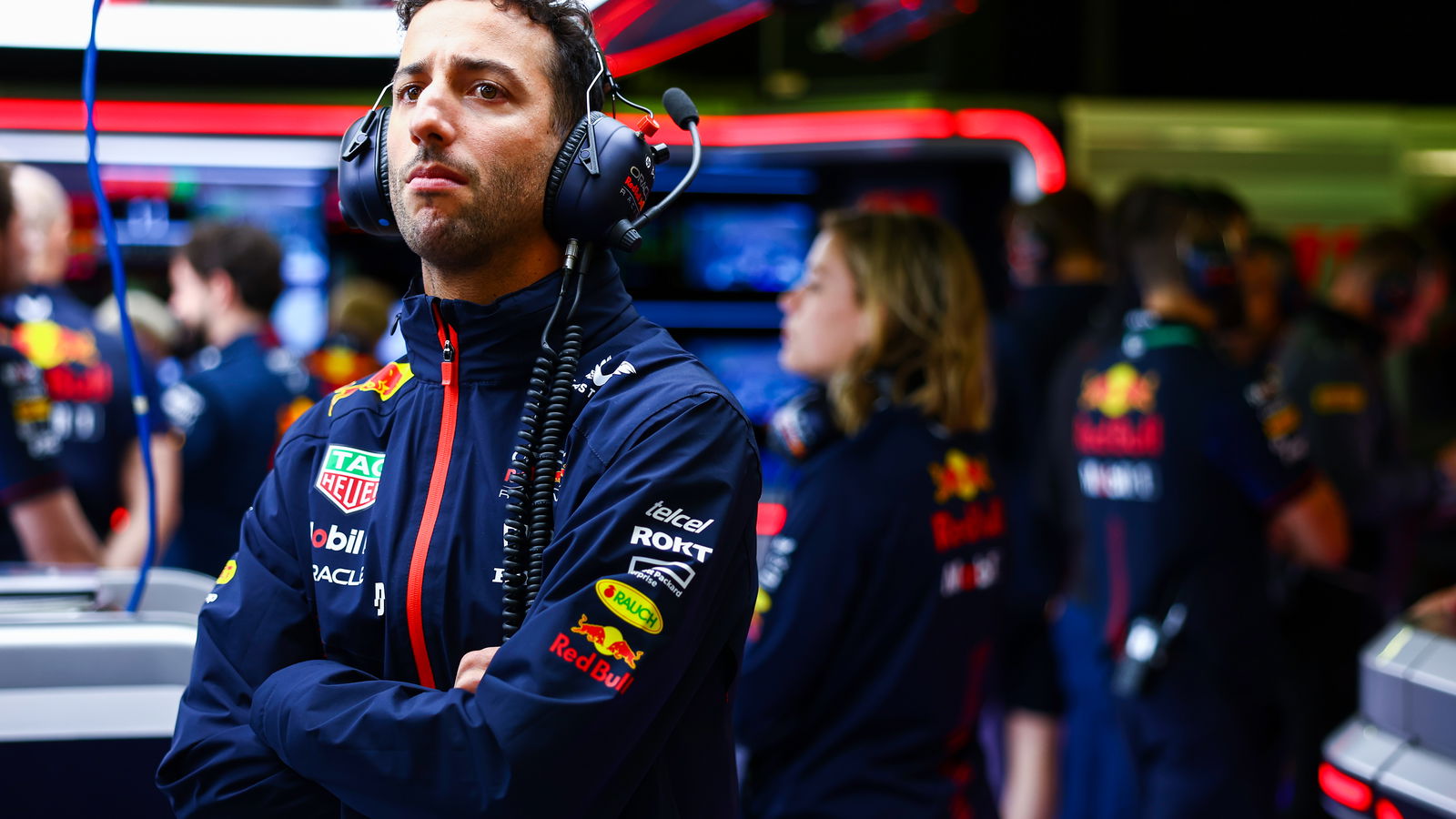 Ricciardo ‘in pain’ and cuts ‘sad figure’ at Australian GP