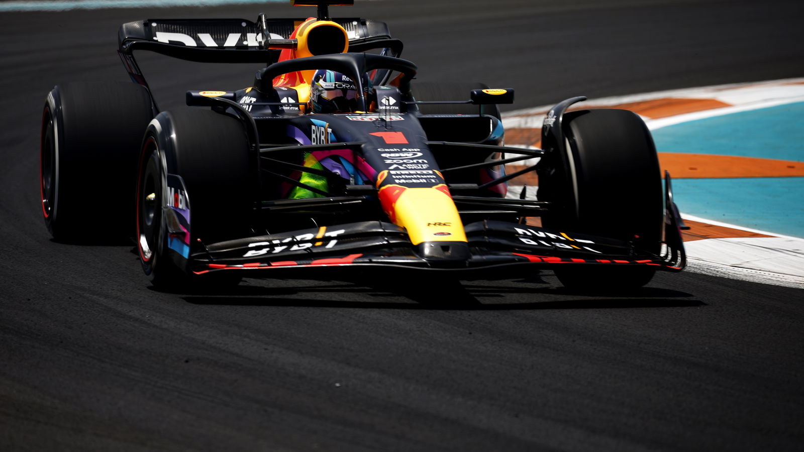 Verstappen surges clear as Leclerc shunts in second Miami practice