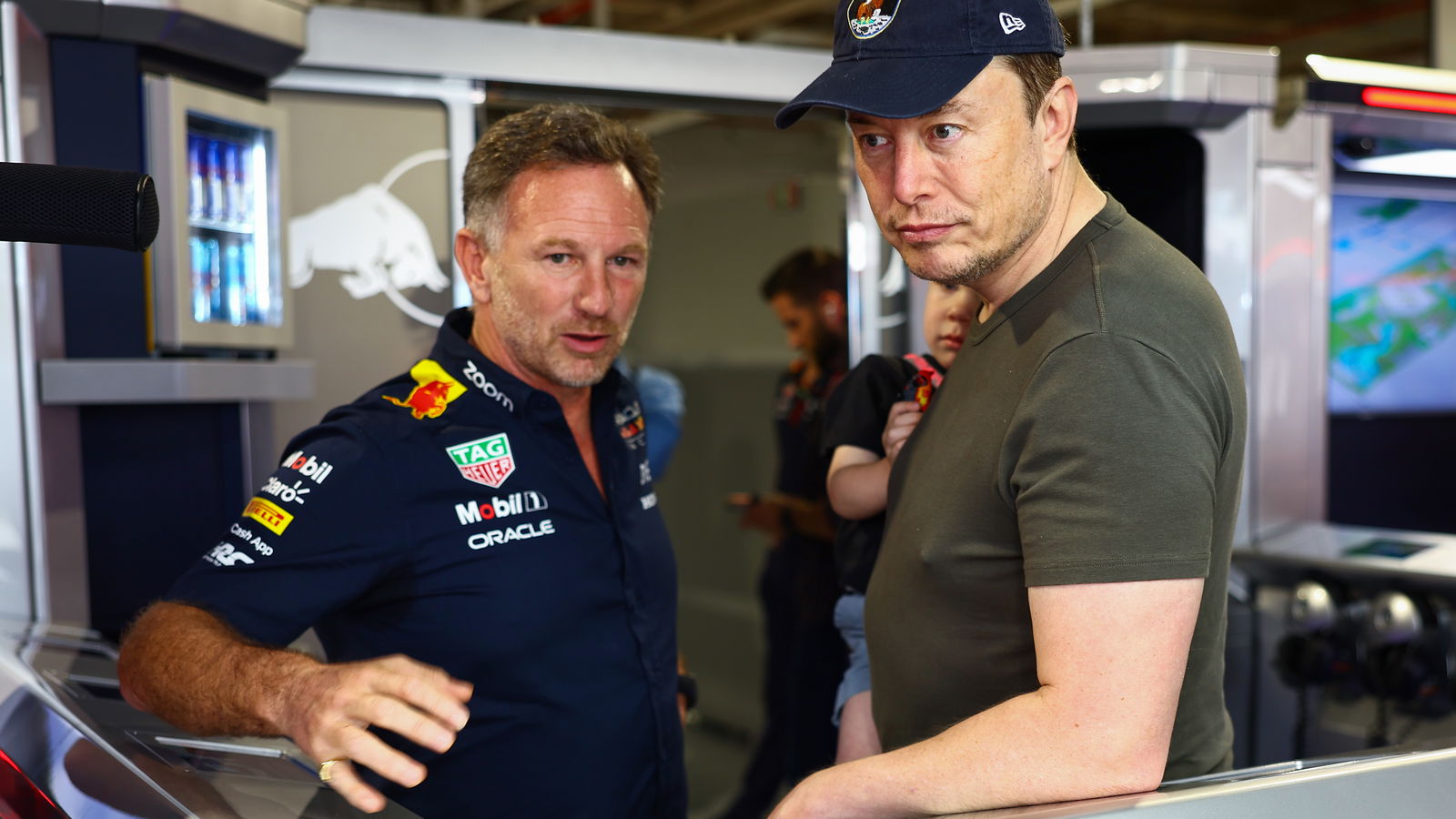Musk di Red Bull, Bezos bergabung dengan pit wall McLaren saat miliarder mengunjungi Miami F1