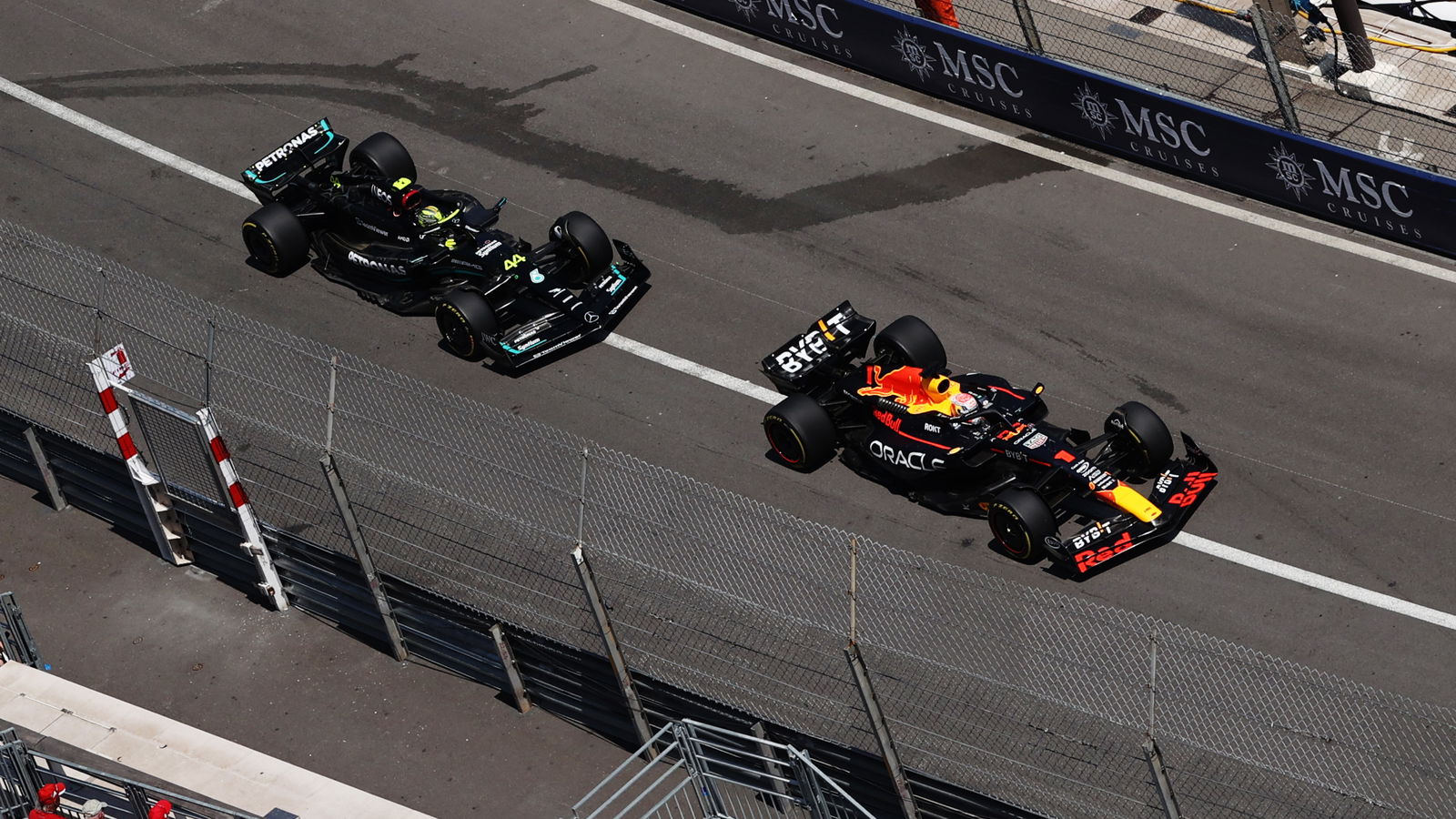 Hamilton Senang Upgrade Mercedes 'Lebih ke Arah' Red Bull