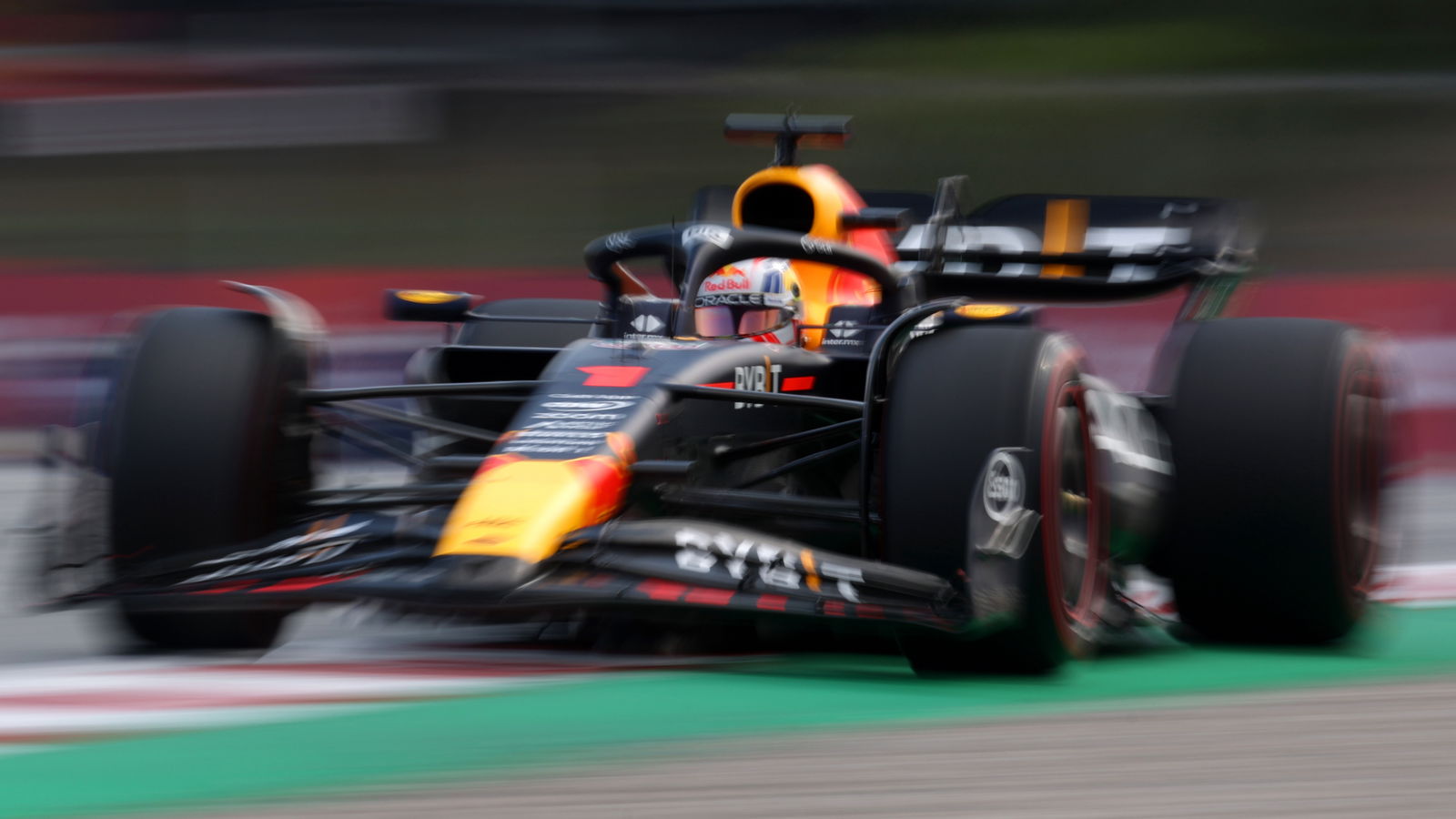 Verstappen stays on top in FP2 as Alonso closes in and Mercedes struggle