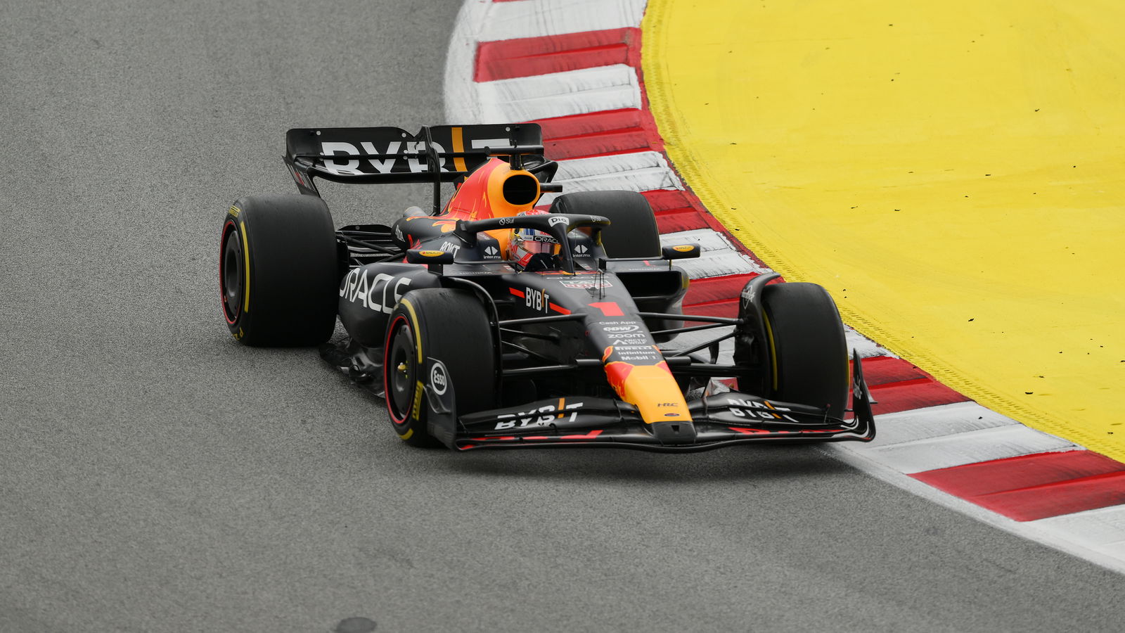 F1 GP Spanyol: Verstappen Dominan, Mercedes Podium Ganda