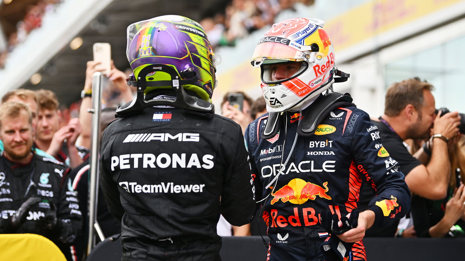 'Hanya sebagian dari kesenangan' - Pandangan Wolff tentang perseteruan terbaru Hamilton-Verstappen
