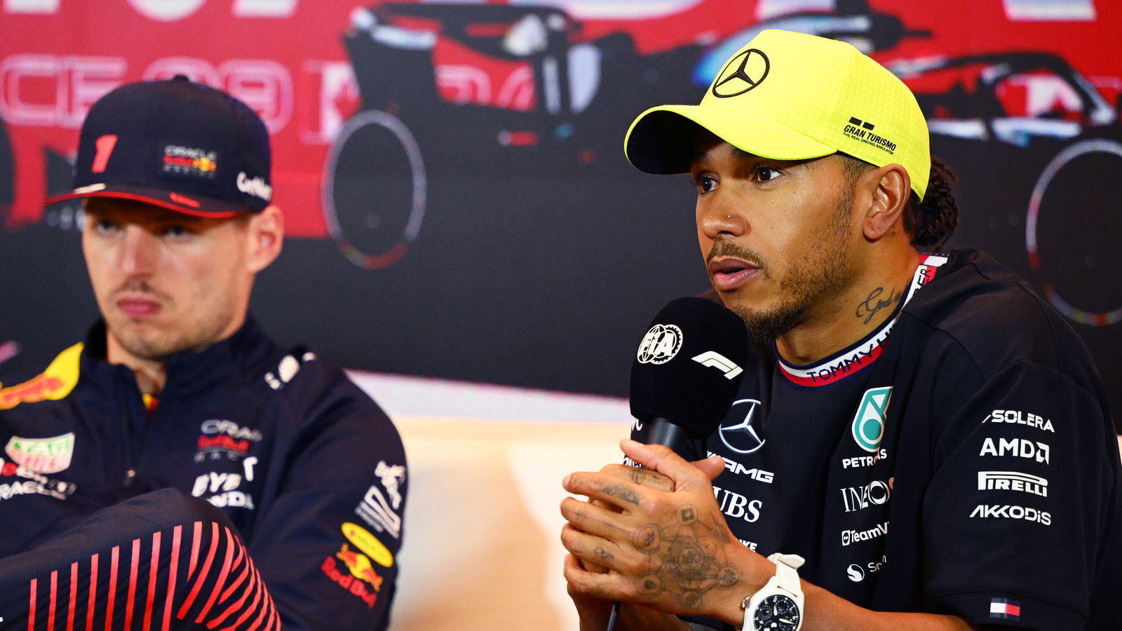 Hamilton Klaim Rekan Satu Timnya Lebih Kuat dari Milik Verstappen