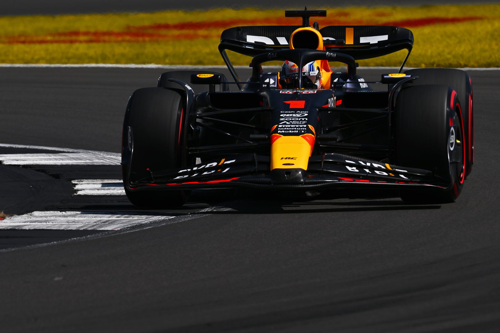 Terlambat Datang Konferensi Pers, Hamilton Dipanggil Steward
