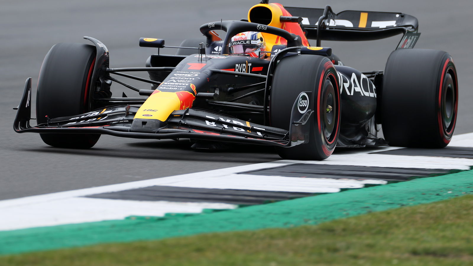 F1 GP Inggris: Verstappen Kalahkan Norris untuk Pole Silverstone