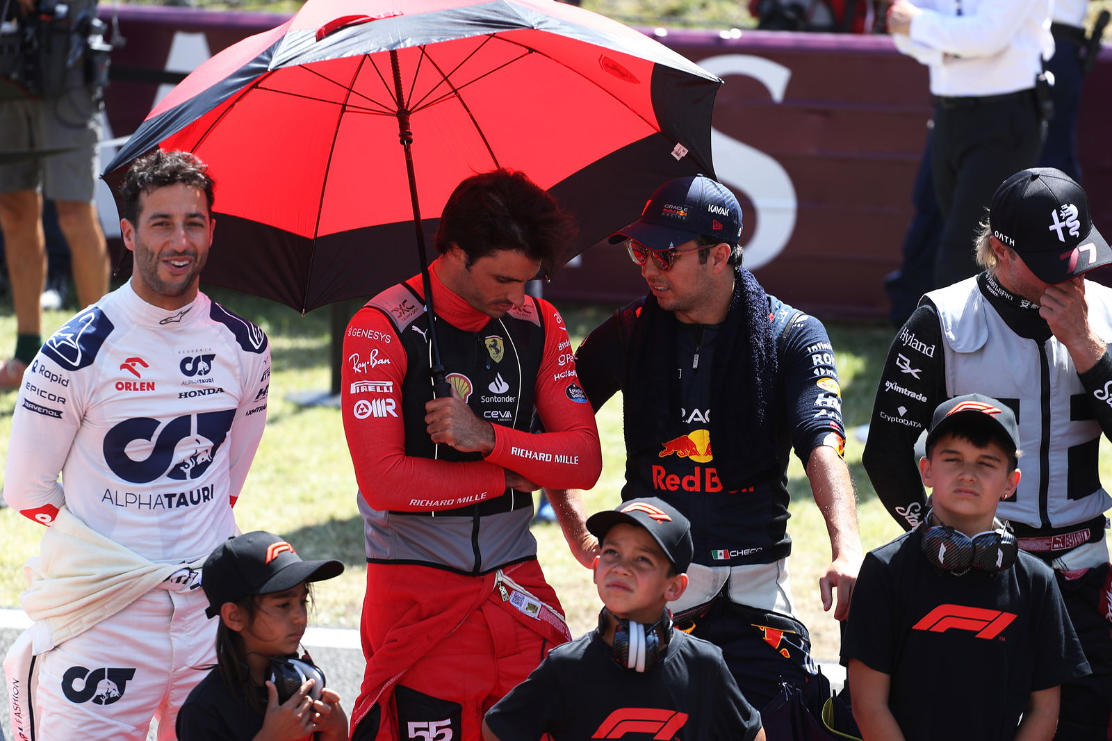 Injured Ricciardo sought doctor who fixed MotoGP stars: “They are not human!”