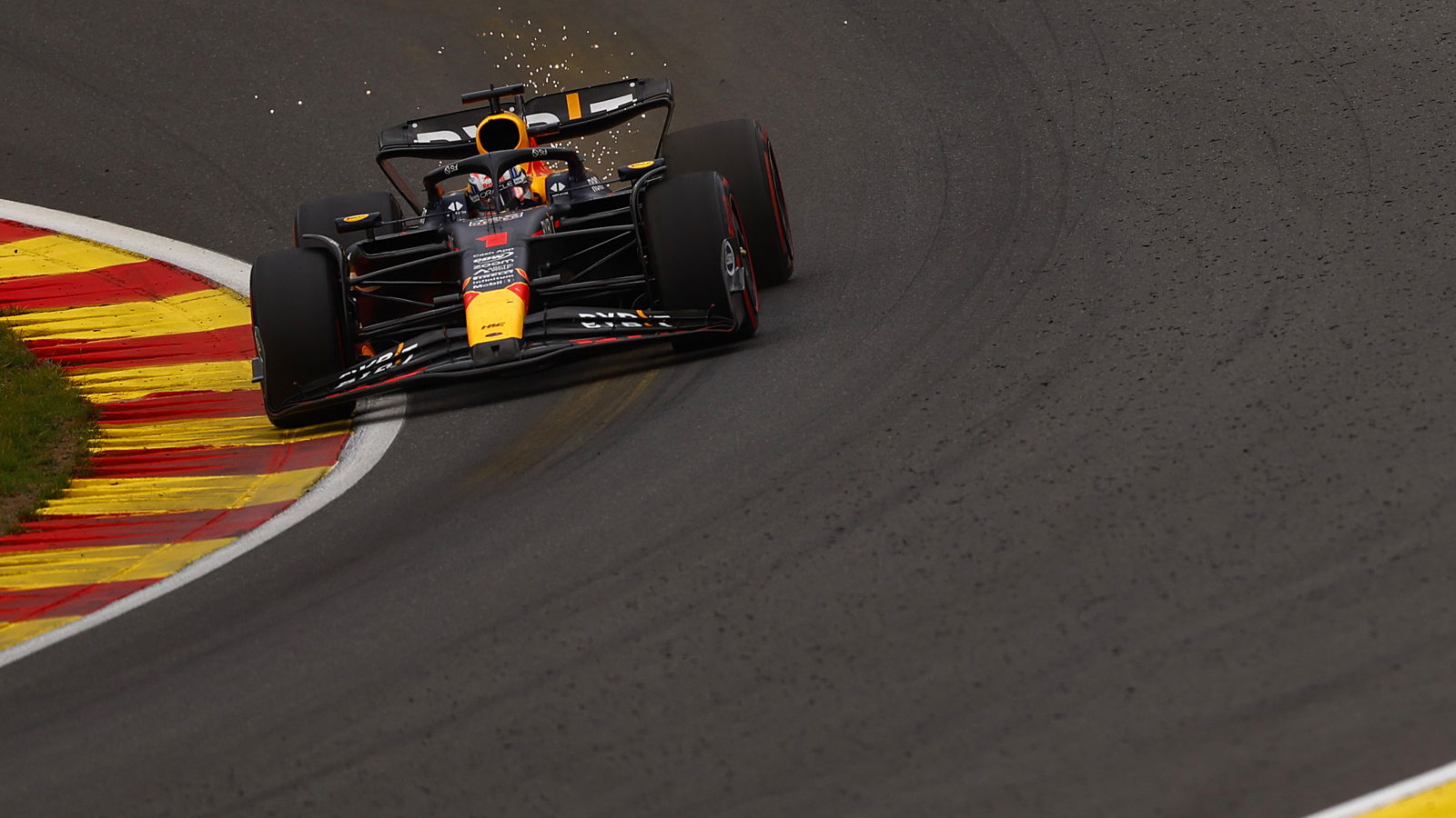 'Kata umpatan' melintas di kepala Verstappen selama ketakutan Eau Rouge