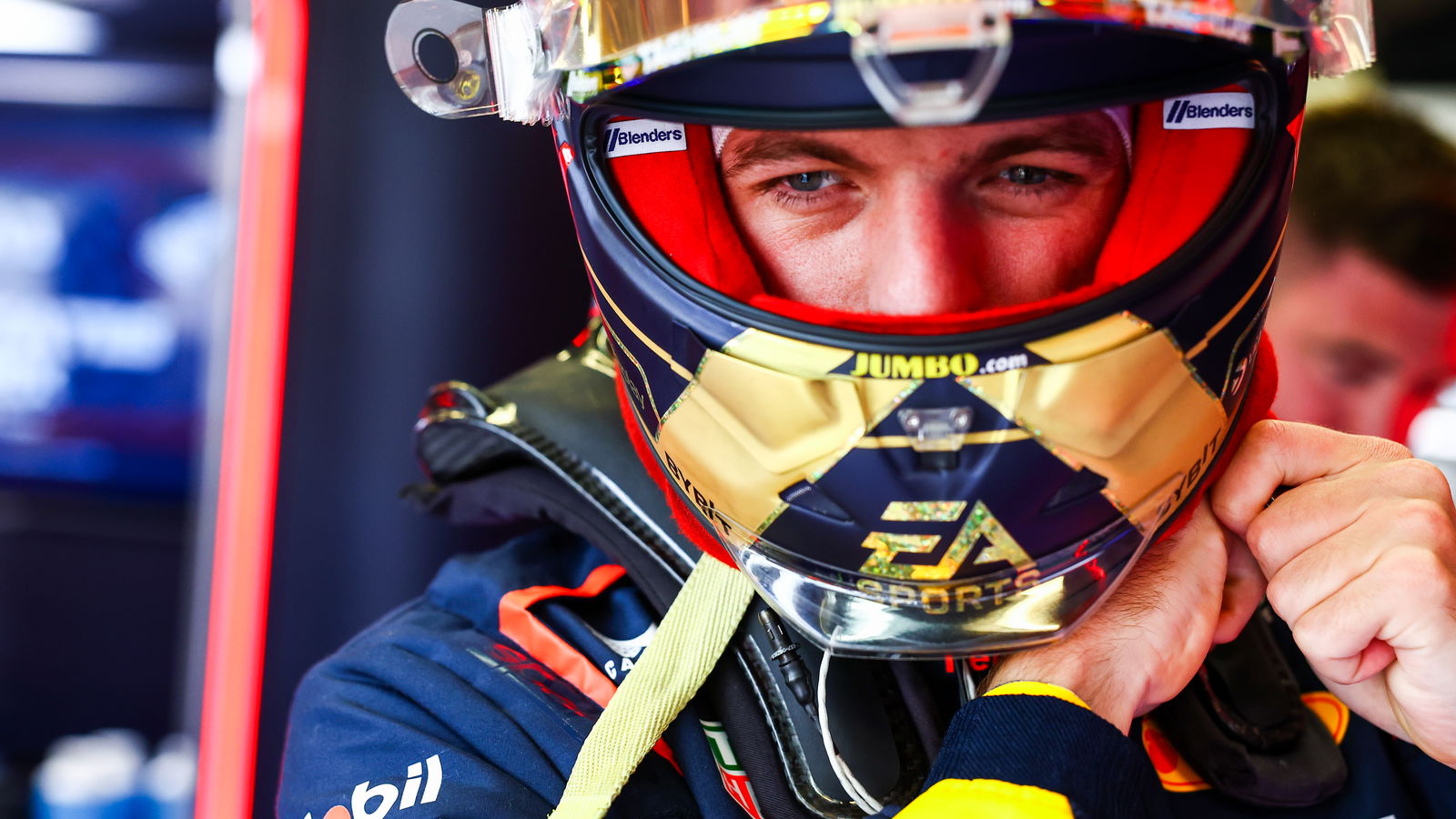 Membuat marah radio F1 terbaru Verstappen di tengah kekhawatiran rem