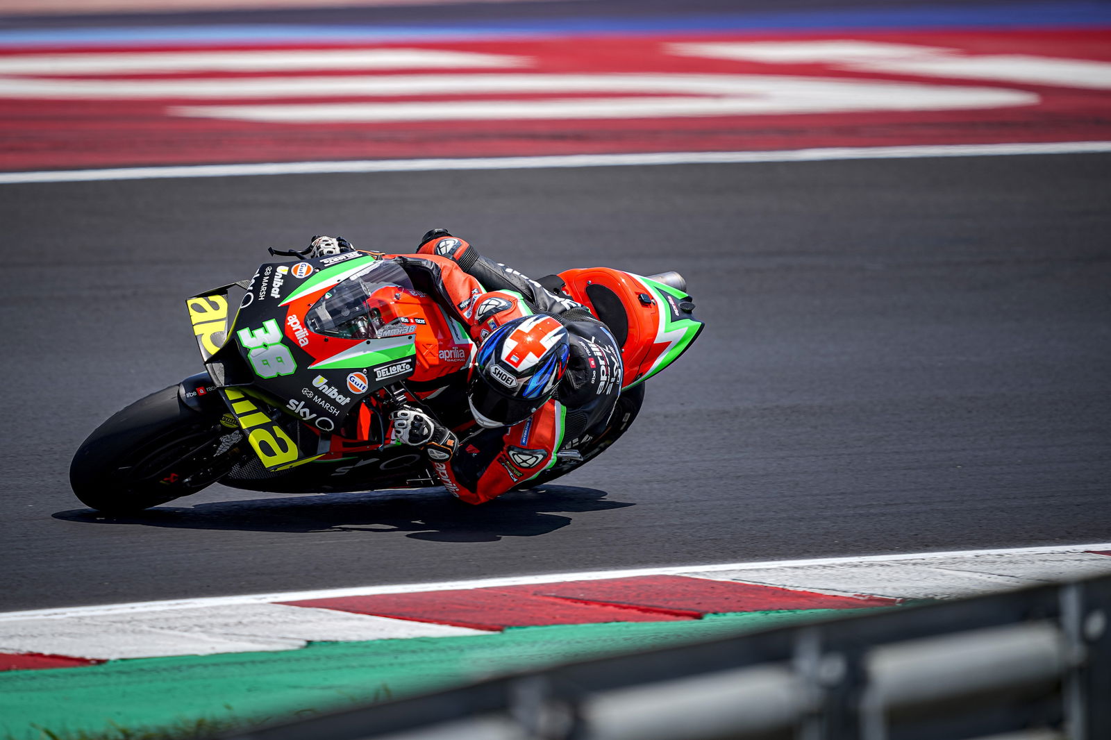 Lorenzo mengecilkan rumor Ducati, tapi ...