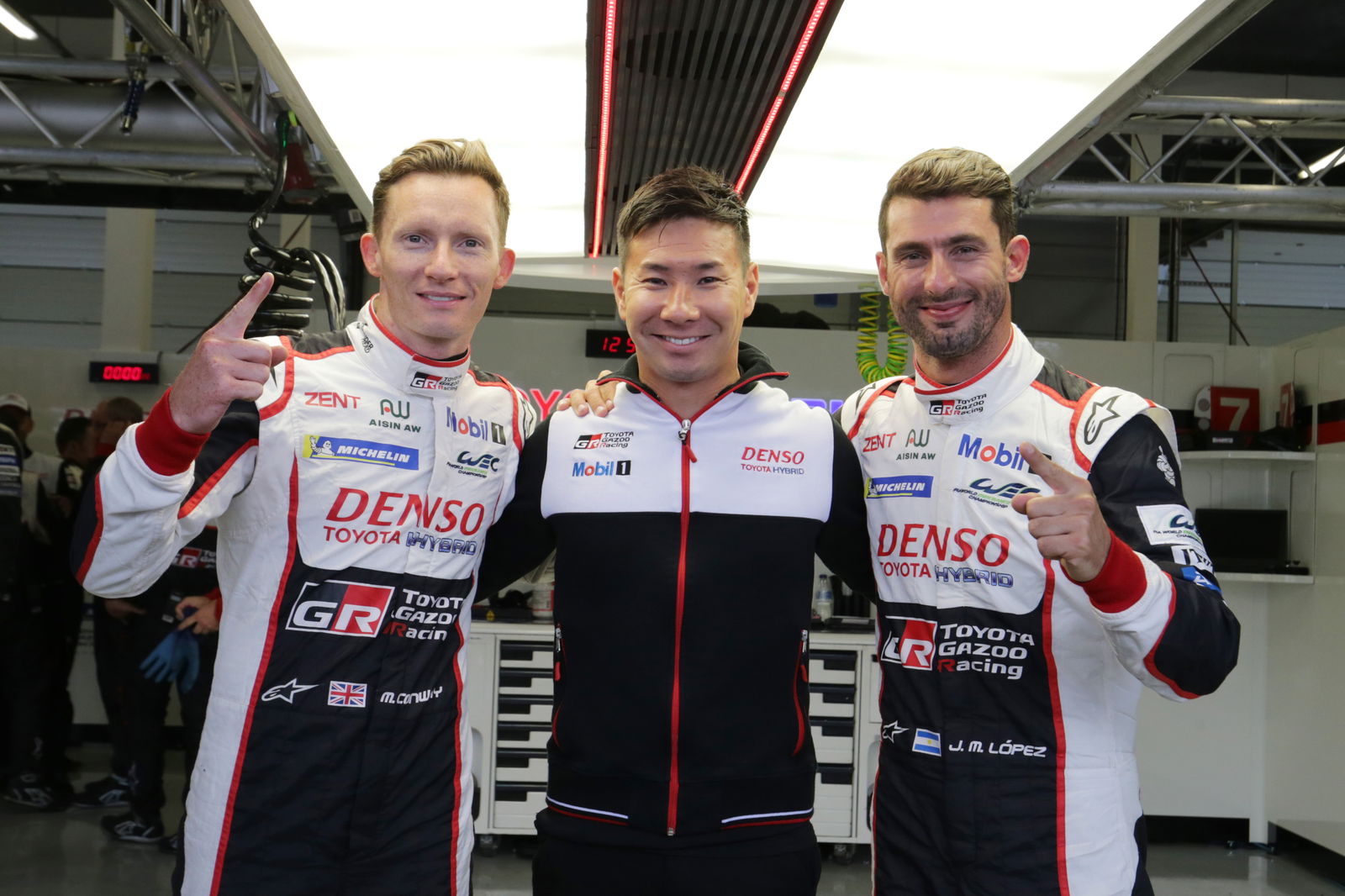 Button's home podium hopes end in early DNF