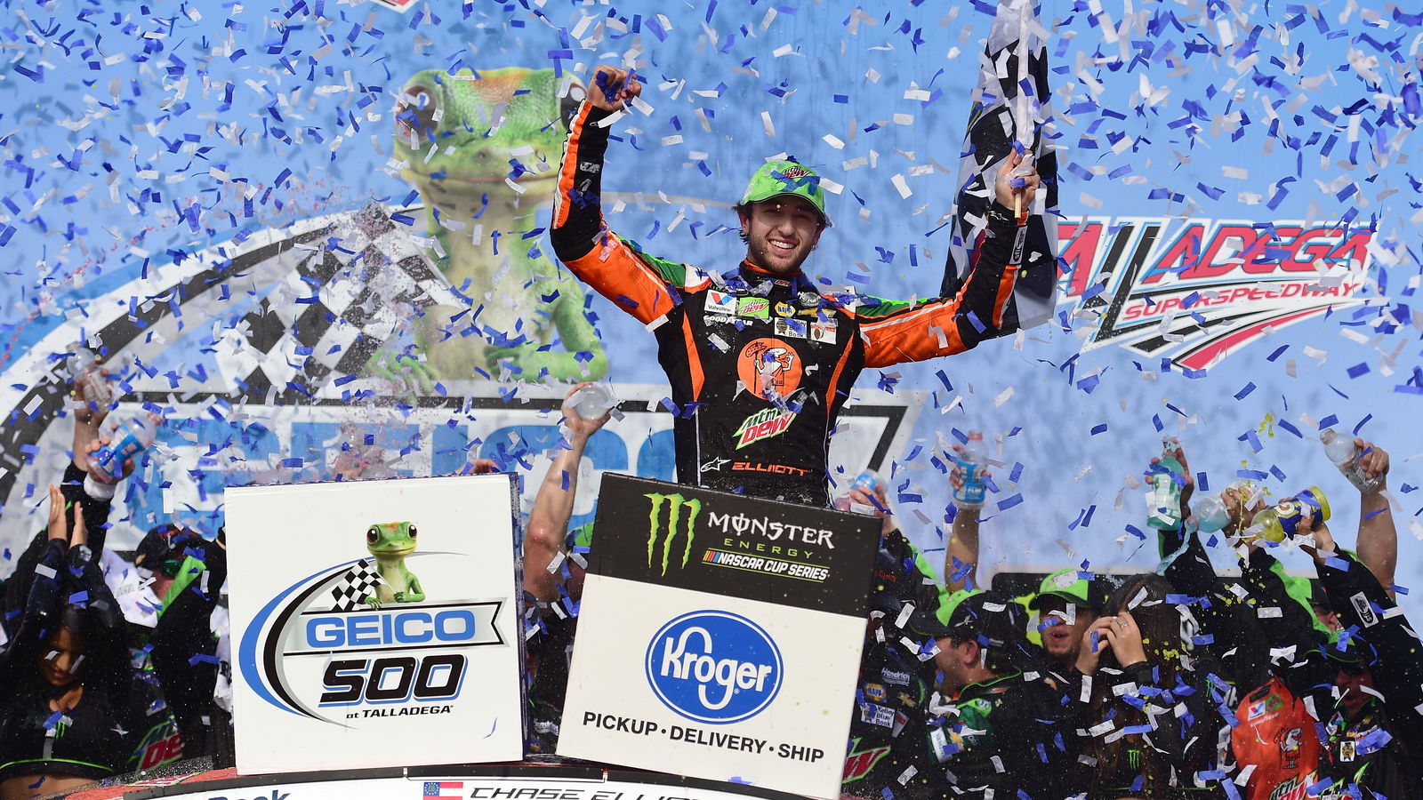 Elliott soars to Talladega win