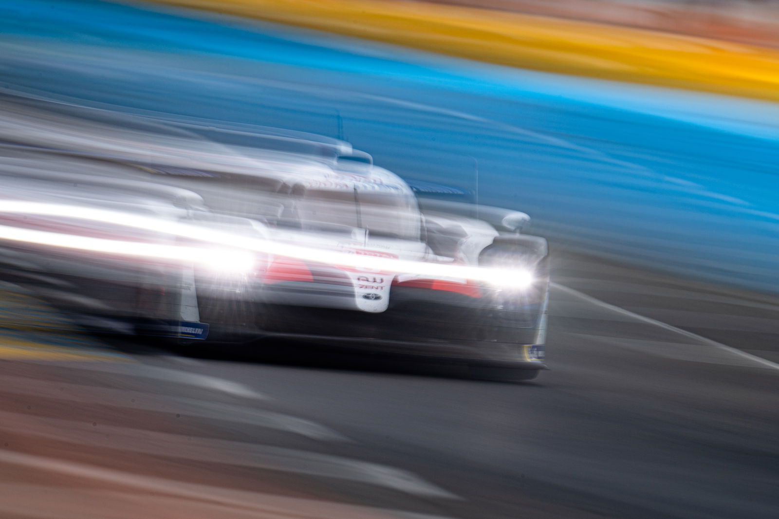 #7 Toyota staying strong at Le Mans as Maldonado crashes out